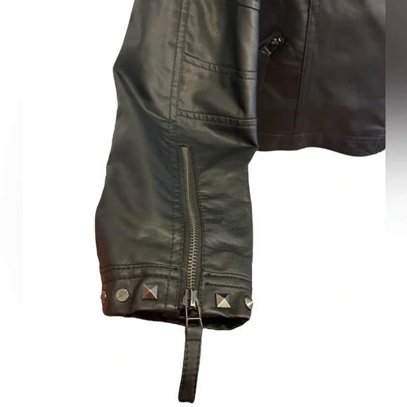 NWT 90s BLACK STUDDED MOTO JACKET ROCKABILLY VEGAN LEATHER JESSICA SIMPSON SZ XL - Picture 7 of 11